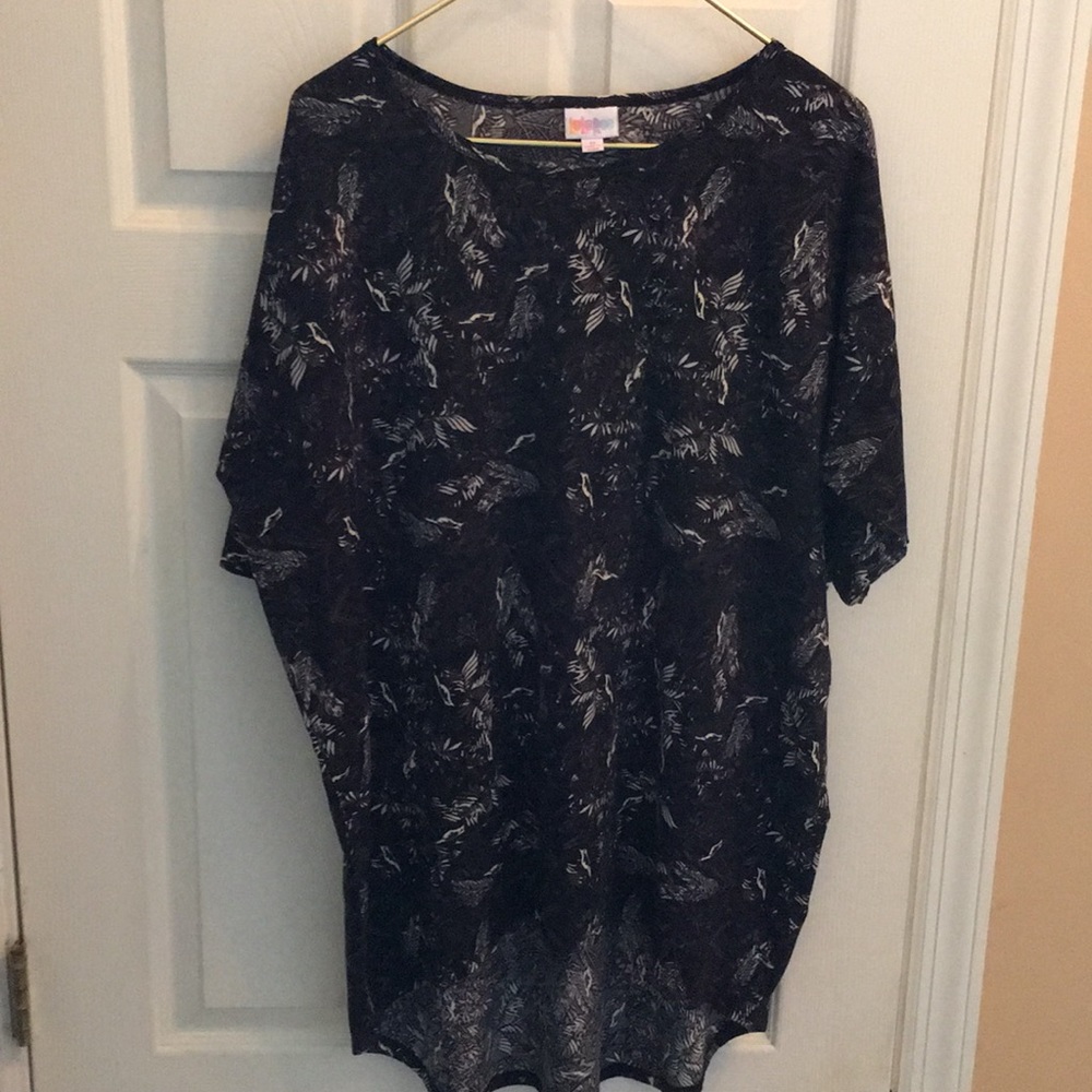 🌴Lularoe black gray white top tunic EUC Medium